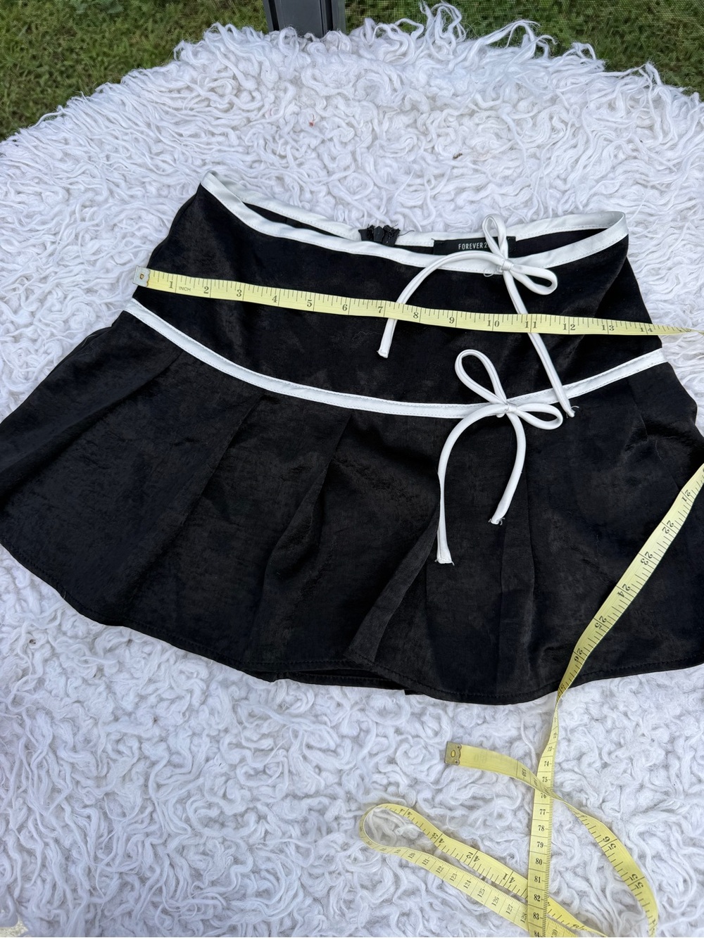 Forever 21 Black Skater Mini Skirt with White Trim - Picture 3 of 4